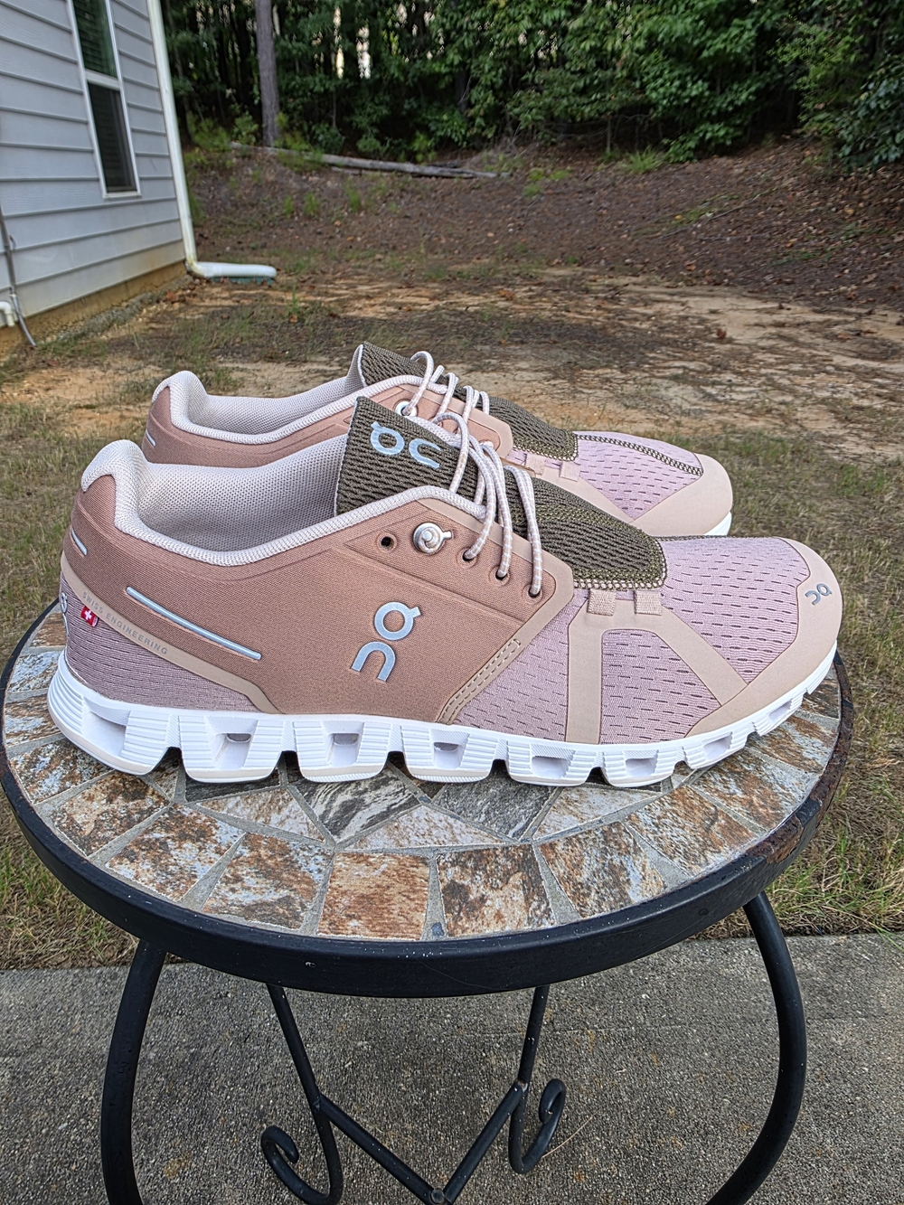 On Cloud 5 Rosebrown/Fog Running Shoes Sneakers Swiss Engineering Women Size 10